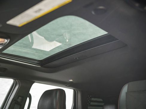 Used 2020 Jeep Grand Cherokee Trailhawk w/ Interior Metal Package image 35