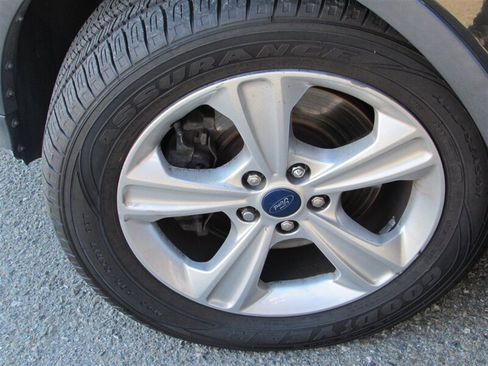 Used 2015 Ford Escape SE w/ Equipment Group 201A image 28