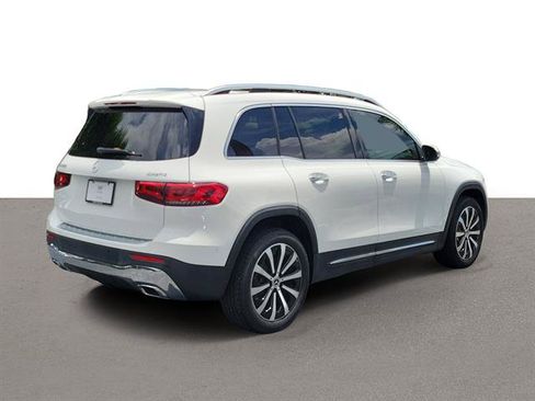 Used 2022 Mercedes-Benz GLB 250 4MATIC image 3