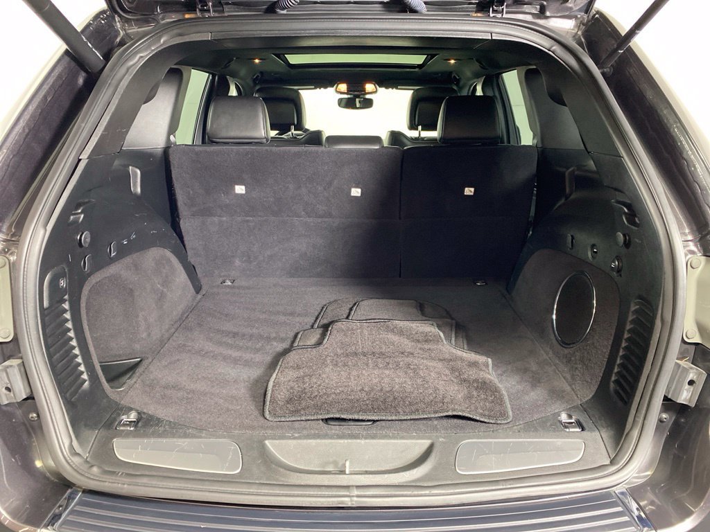 Used 2019 Jeep Grand Cherokee Overland AWD/4WD image 27