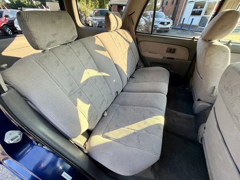 Used 2002 Toyota 4Runner SR5 AWD/4WD image 10