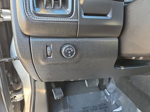 Used 2015 GMC Canyon SLE w/ SLE Convenience Package image 10