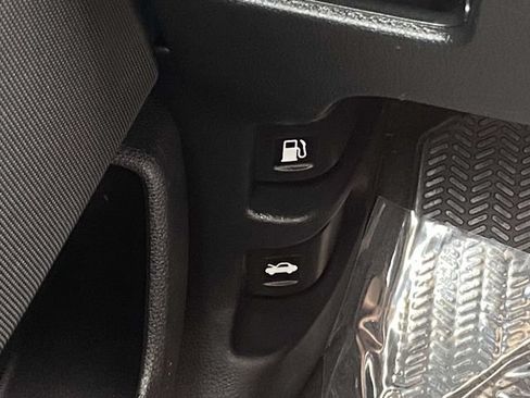 Used 2018 Honda CR-V LX image 30