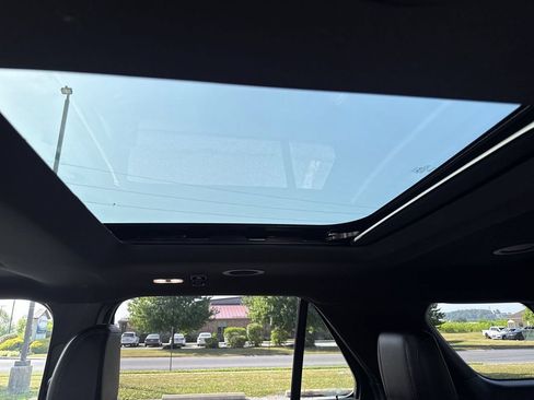 Used 2018 Ford Explorer Sport w/ Equipment Group 401A AWD/4WD image 28
