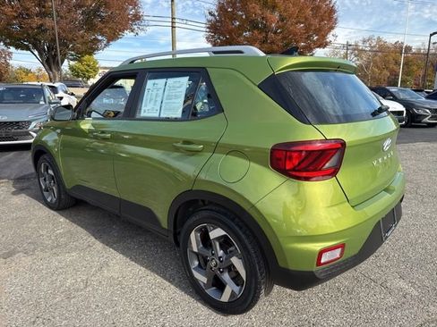 Certified 2022 Hyundai Venue SEL w/ Cargo Package image 17
