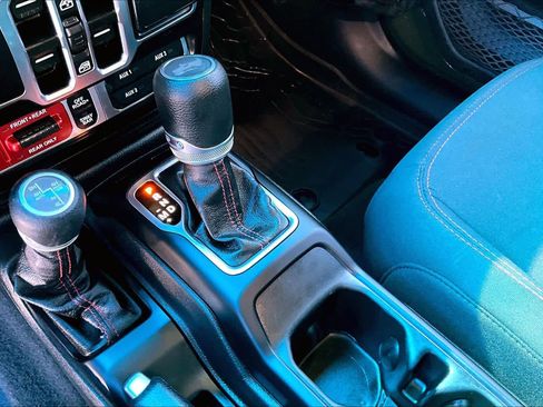 Used 2023 Jeep Wrangler Unlimited Rubicon w/ Xtreme 35 Tire Package image 17