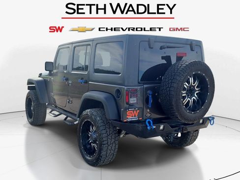 Used 2018 Jeep Wrangler Unlimited Sport S AWD/4WD image 5