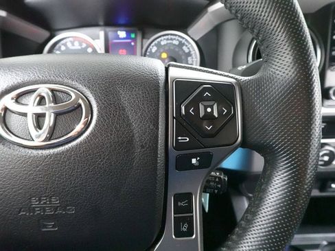 Used 2020 Toyota Tacoma SR5 RWD image 12