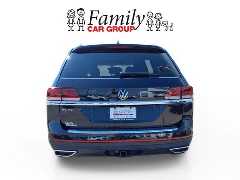 Used 2023 Volkswagen Atlas SE w/ Panoramic Sunroof Package FWD image 3