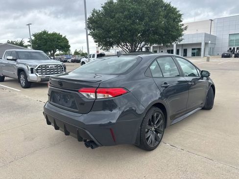 Used 2024 Toyota Corolla SE image 3