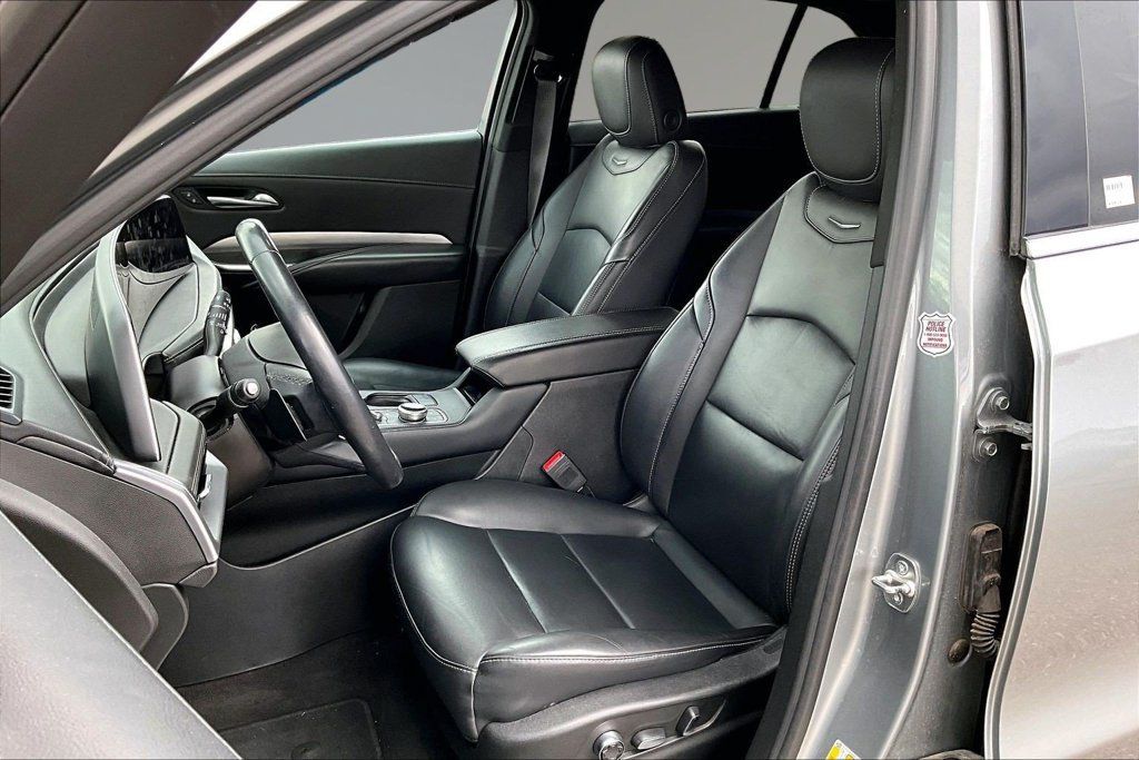 Used 2024 Cadillac XT4 Premium Luxury AWD/4WD image 19