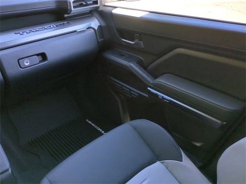 New 2025 Toyota Tacoma TRD Off-Road image 17