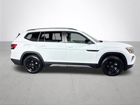 Certified 2024 Volkswagen Atlas Peak Edition SE AWD/4WD image 6