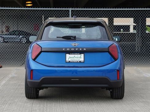 Used 2025 MINI Cooper 4-Door Hardtop FWD image 6