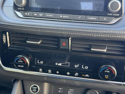 Used 2022 Nissan Rogue SV image 13