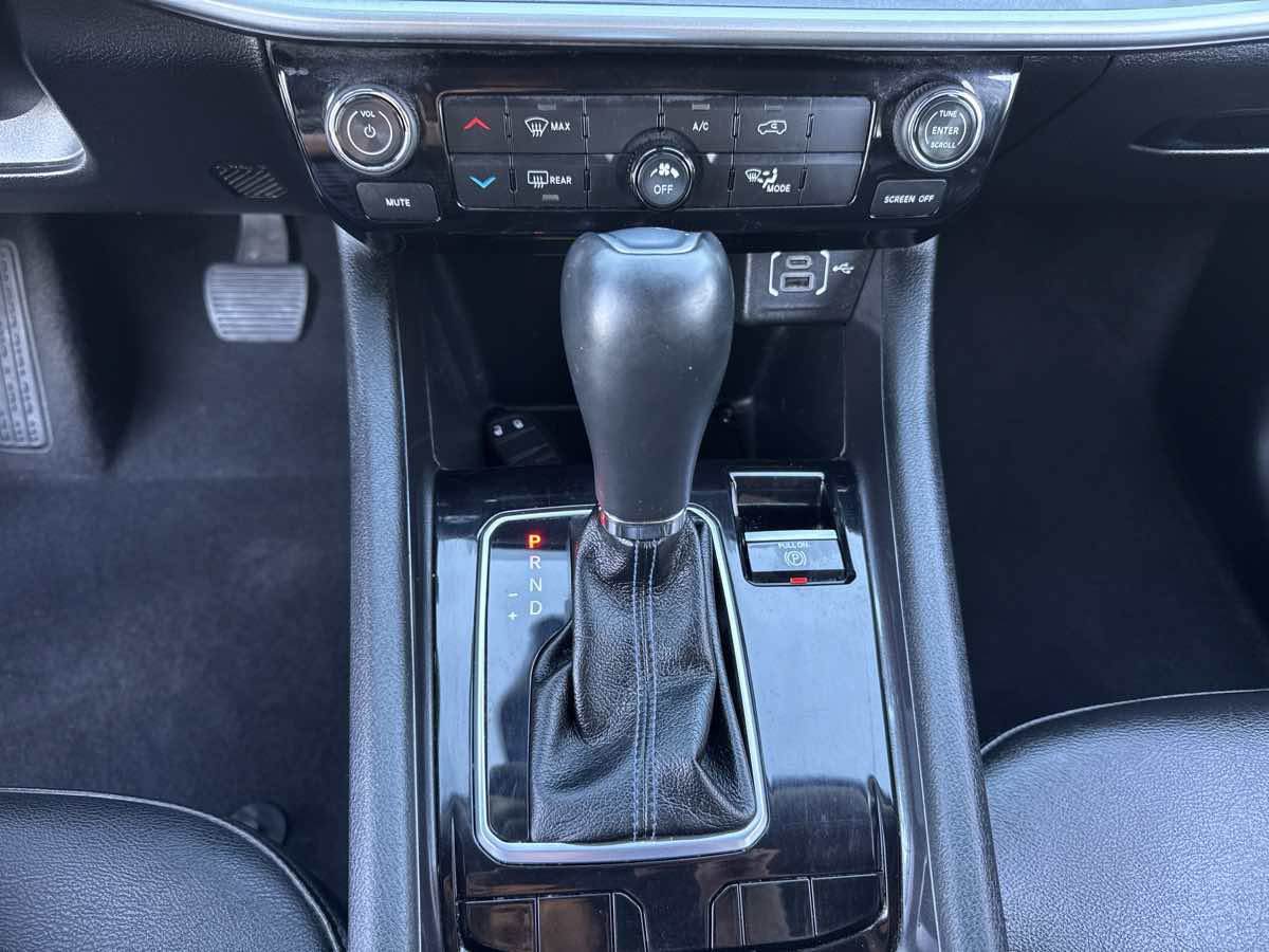 Used 2022 Jeep Compass Latitude FWD image 33