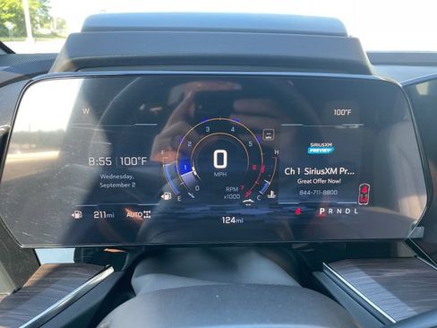 Used 2025 Chevrolet Tahoe Premier AWD/4WD image 14