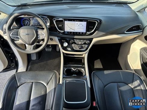 Used 2024 Chrysler Pacifica Limited image 21