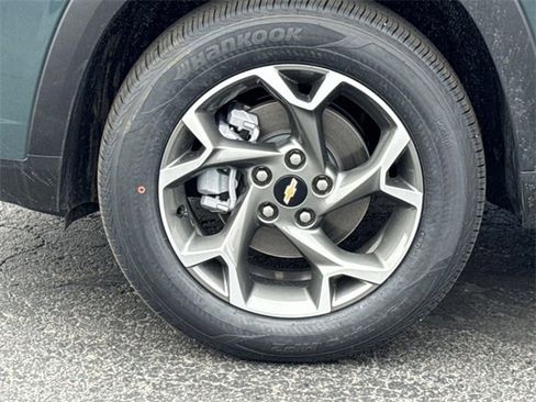 New 2025 Chevrolet Trax LT w/ Driver Confidence Package image 10