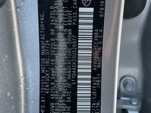 Used 2025 Toyota Camry LE image 28