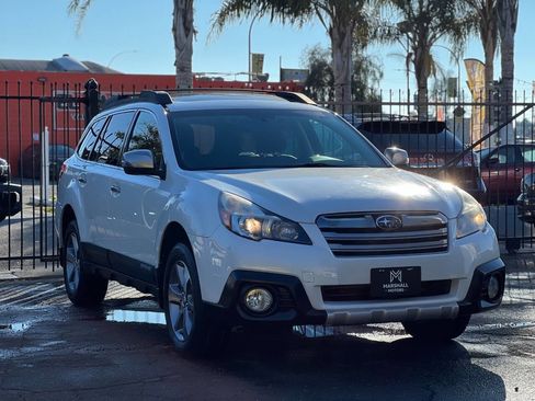 Used 2014 Subaru Outback 2.5i Limited image 3