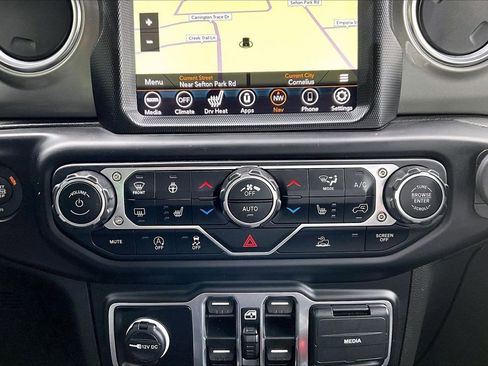Certified 2022 Jeep Wrangler Unlimited Sahara w/ Cold Weather Group AWD/4WD image 18