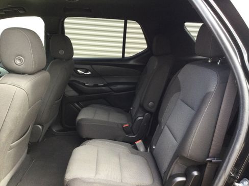 Used 2023 Chevrolet Traverse LT w/ Midnight/Sport Edition AWD/4WD image 7