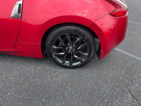 Used 2019 Nissan 370Z Touring RWD image 5