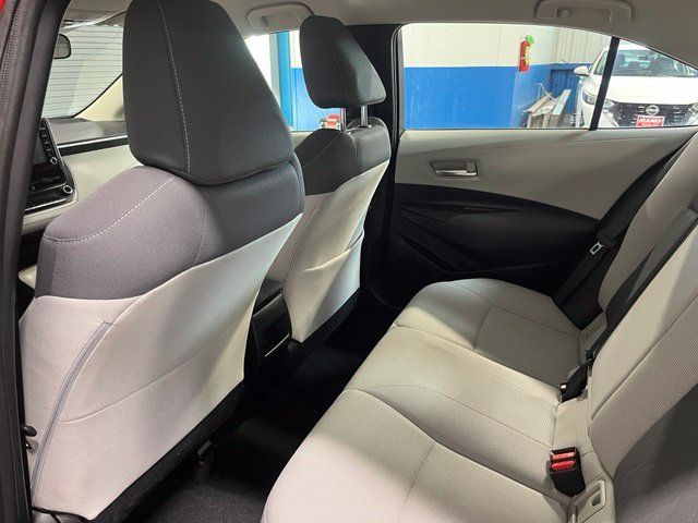 Used 2020 Toyota Corolla LE w/ Carpet Mat Package (TMS) FWD image 18