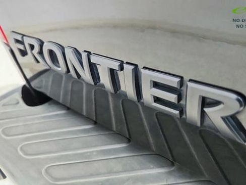 Used 2019 Nissan Frontier SV w/ Value Truck Package RWD image 18