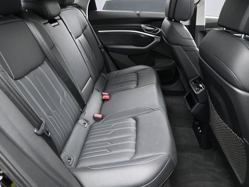 Used 2019 Audi e-tron Prestige w/ Prestige Package image 34