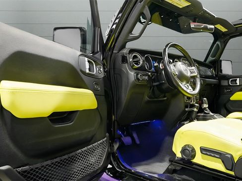 Used 2019 Jeep Wrangler Unlimited Sahara image 20