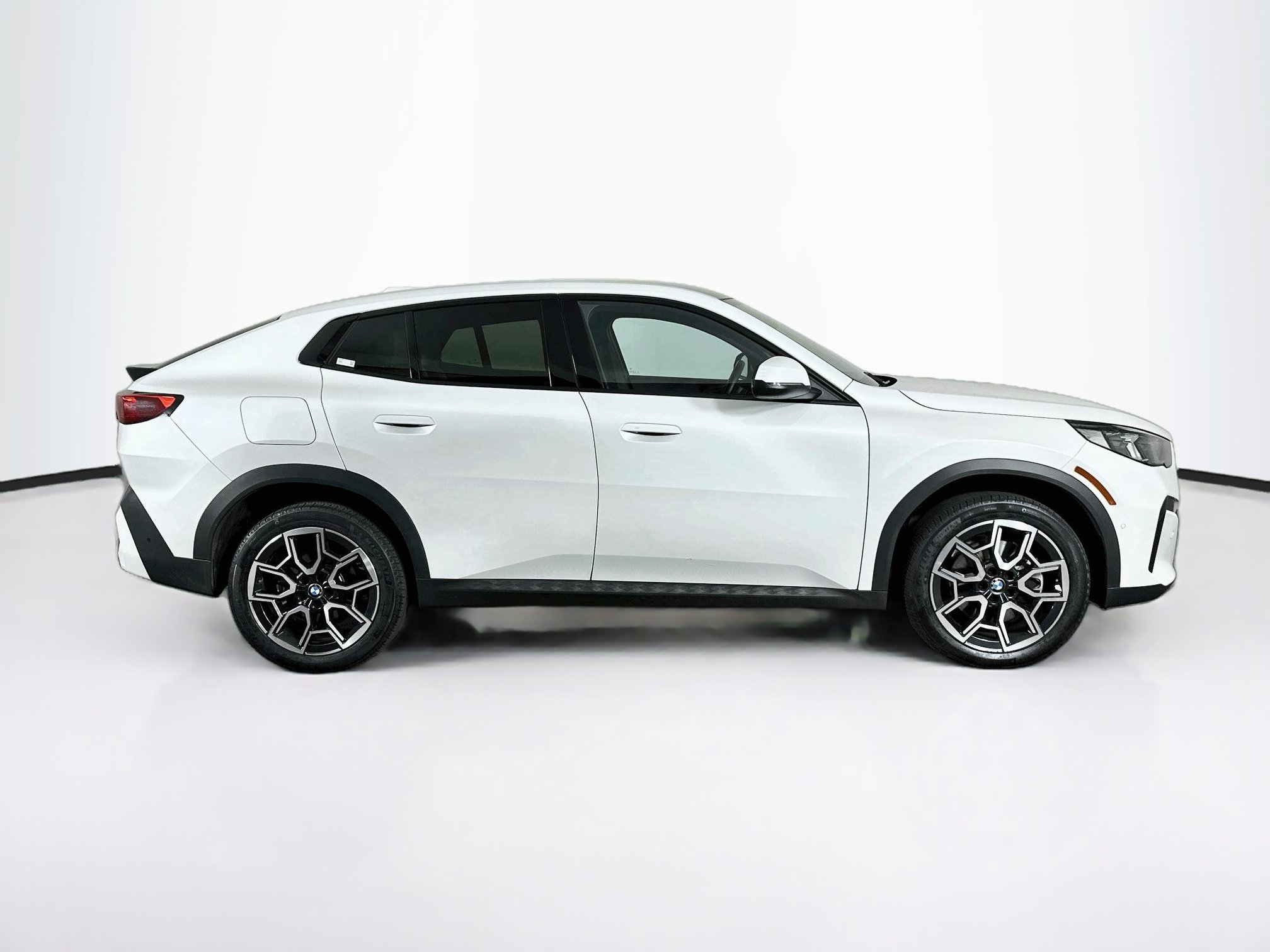 Used 2026 BMW X2 xDrive28i AWD/4WD image 10