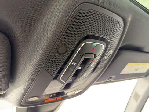 Used 2025 Audi SQ8 Prestige AWD/4WD image 27
