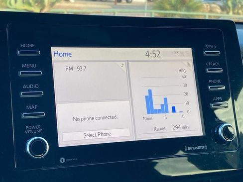 Used 2021 Toyota Camry SE image 18