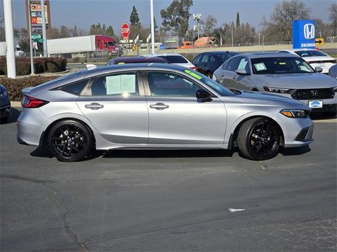 Used 2024 Honda Civic Sport image 3