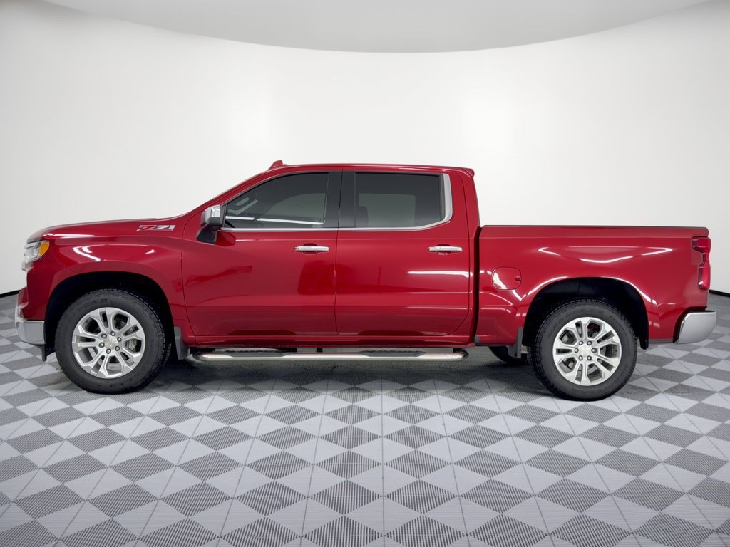 Used 2024 Chevrolet Silverado 1500 LTZ AWD/4WD image 2