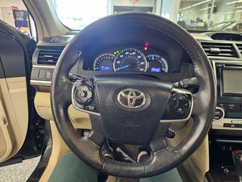 Used 2013 Toyota Camry XLE FWD image 11