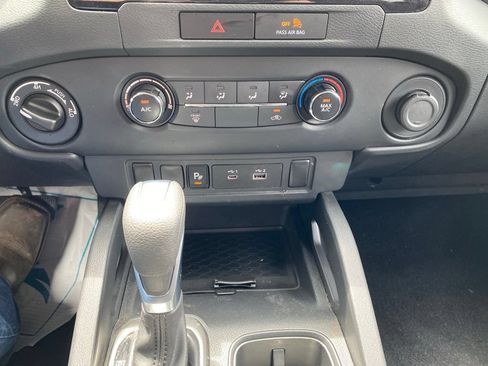 Used 2022 Nissan Frontier S w/ Technology Package AWD/4WD image 16