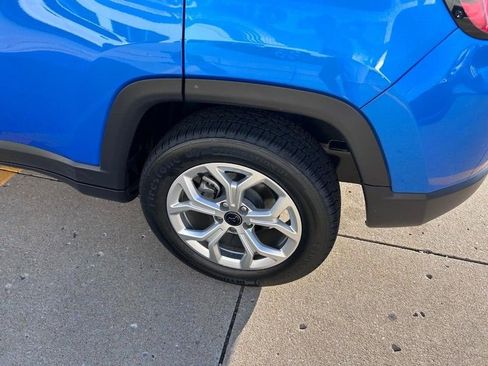 Used 2025 Jeep Compass Latitude image 5