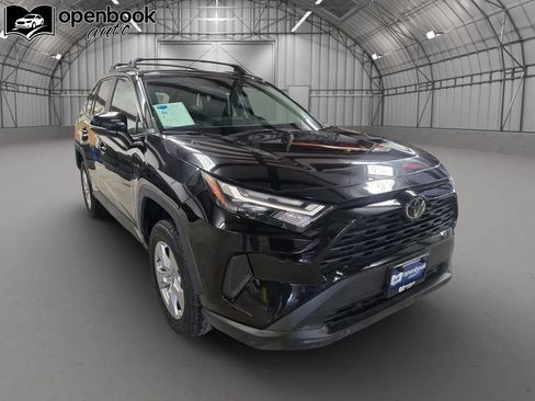 Used 2025 Toyota RAV4 XLE AWD/4WD image 3