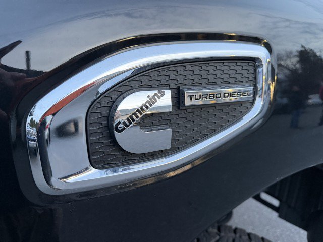 Used 2017 Nissan Titan SV AWD/4WD image 27