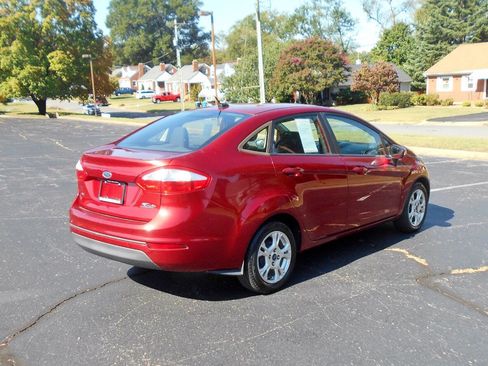 Used 2015 Ford Fiesta SE image 5