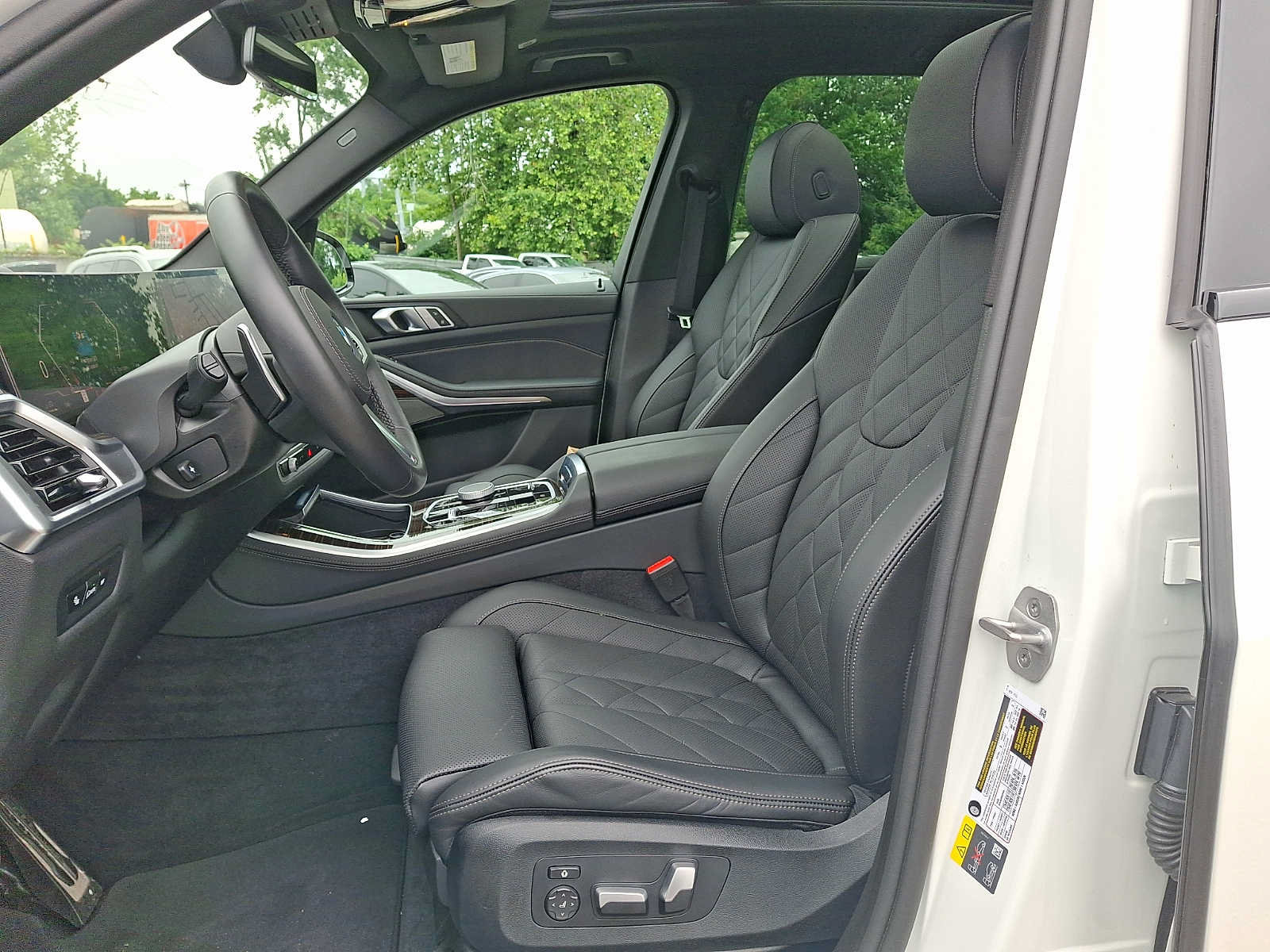 Used 2026 BMW X5 xDrive50e w/ M Sport Package AWD/4WD image 10