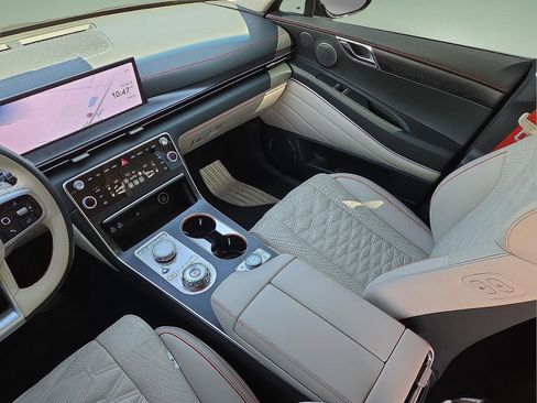 Used 2025 Genesis GV80 3.5T image 12