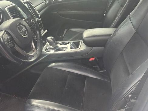 Used 2018 Jeep Grand Cherokee Altitude AWD/4WD image 2