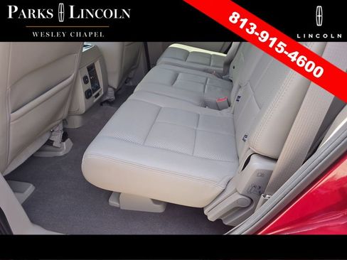 Used 2014 Lincoln Navigator 2WD image 17