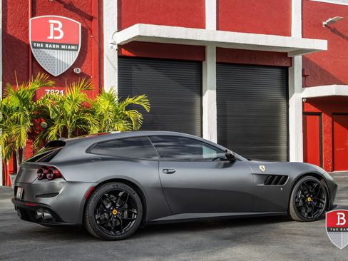 Used 2018 Ferrari GTC4Lusso T image 9