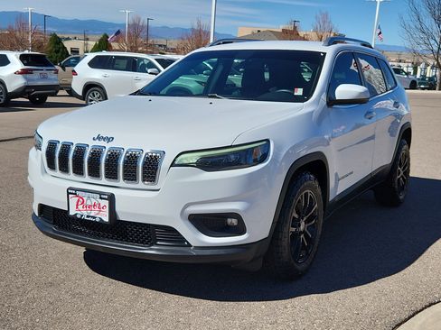 Used 2020 Jeep Cherokee Latitude Plus w/ Comfort/Convenience Group image 4