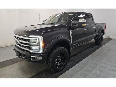 Used 2023 Ford F250 Platinum AWD/4WD image 1